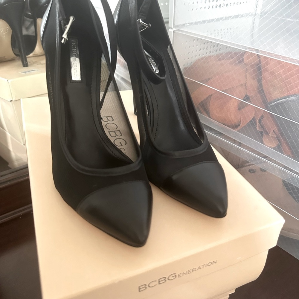 BCBG black heels new